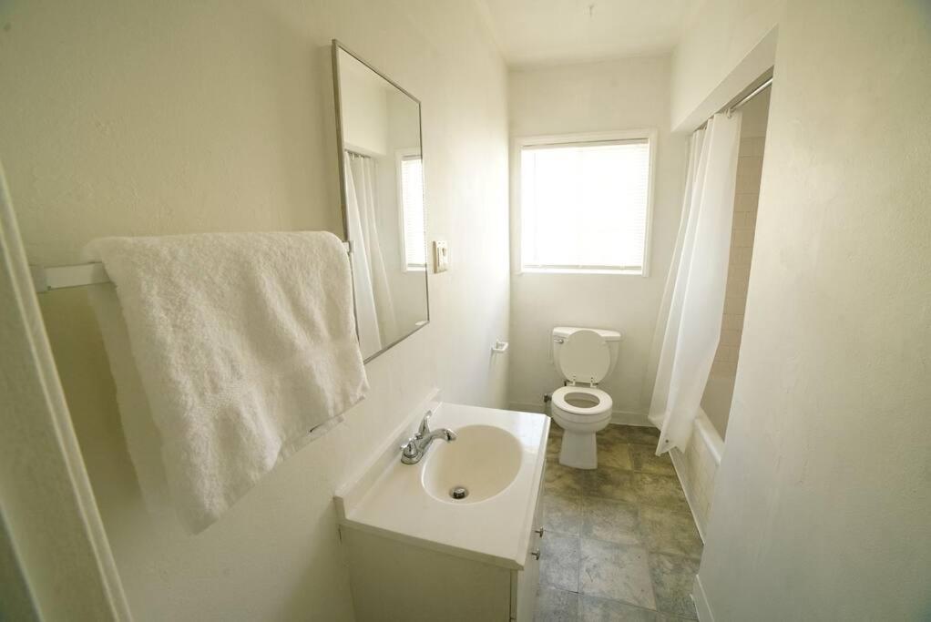Appartamento Cozy & Spacious In West Hollywood